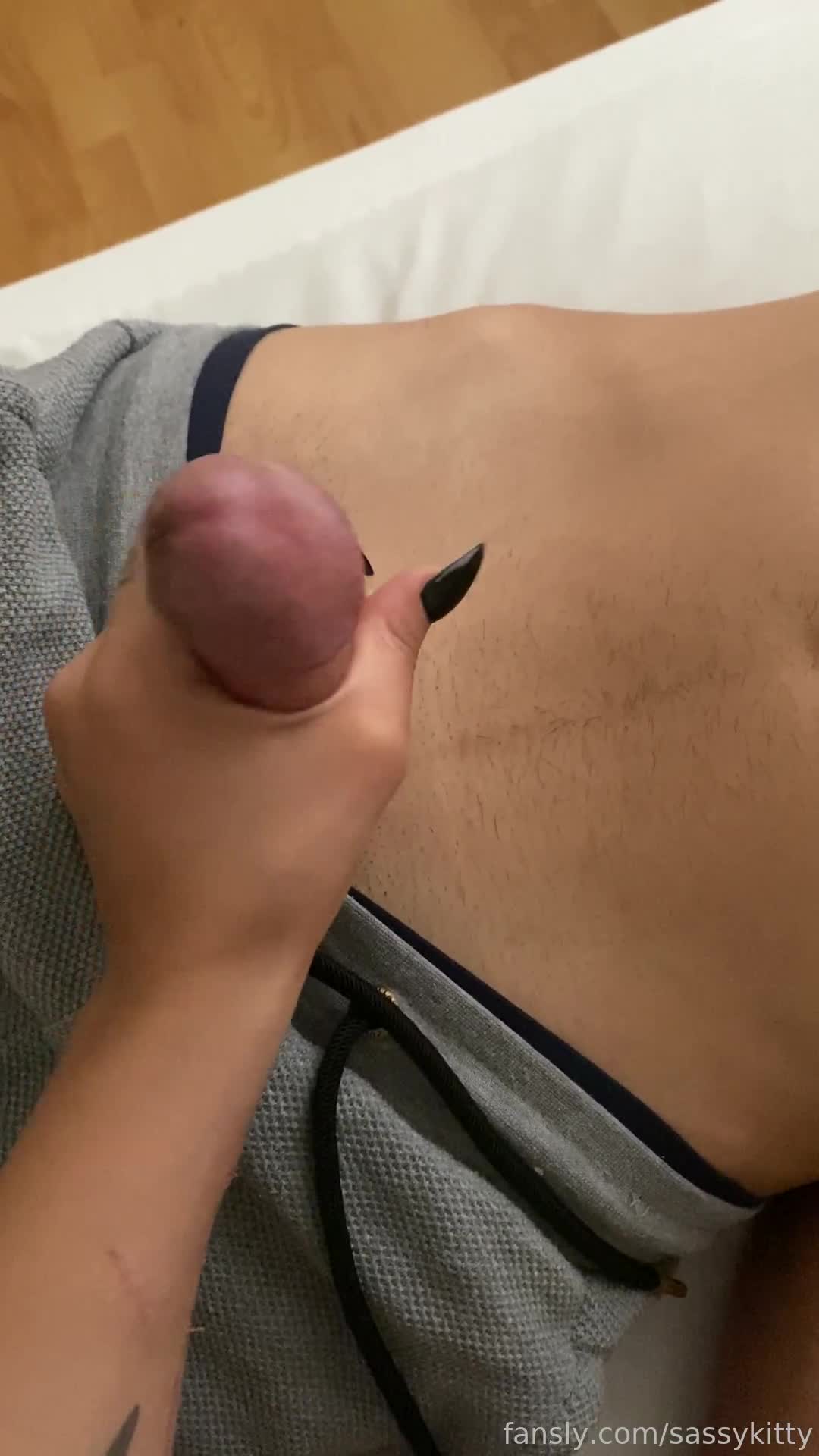 Uyanması için Çükünü Sallamak Zorundayım