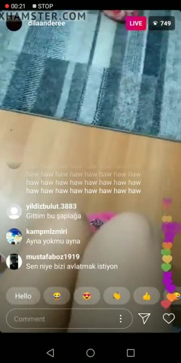 Dilan Dere Canlı Yayında Bacak Show